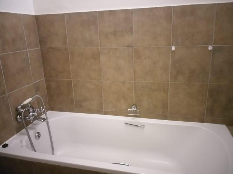 To Let 2 Bedroom Property for Rent in Uitzicht Western Cape